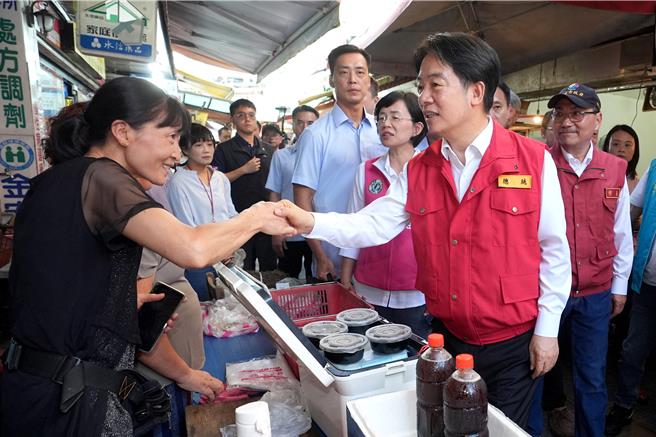 赖清德总统今天前往新北勘灾，并表示明年治水预算已经编列551亿。（黄世麒摄）