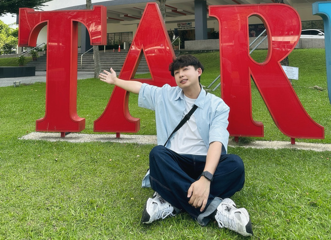 大书被前妻爆料婚内出轨。（图／翻摄大书IG）