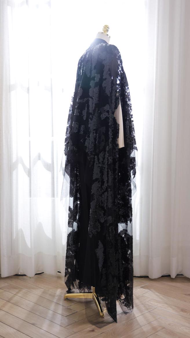 江蕙登国庆晚会，「水袖牡丹花装」细节满满。（图／LinLi Bouquite 提供）