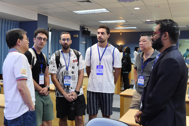 静宜「全球数位趋势论坛」提供平台，让来自世界各地的专业人士互动交流。(照片/静宜大学提供)