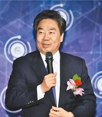 前駐泰代表莊碩漢慘了 拉女秘手30分鐘說可愛！懲戒撤職罰30萬