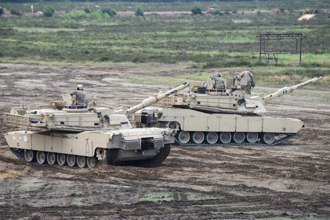 M1A2T坦克高清照曝光   军事作家曝与同型车「差异处」