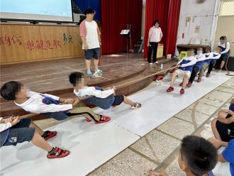 花蓮康樂國小發展拔河運動 扶輪社團資金挹注
