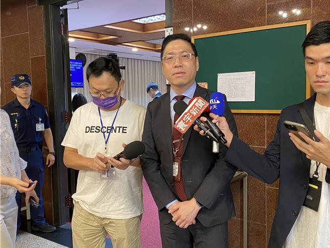 文化、真理、大叶与佛光等4校短报招生回流名额，教育部高教司长廖高贤今天表示，本周会对校长做出行政裁罚。（林志成摄）