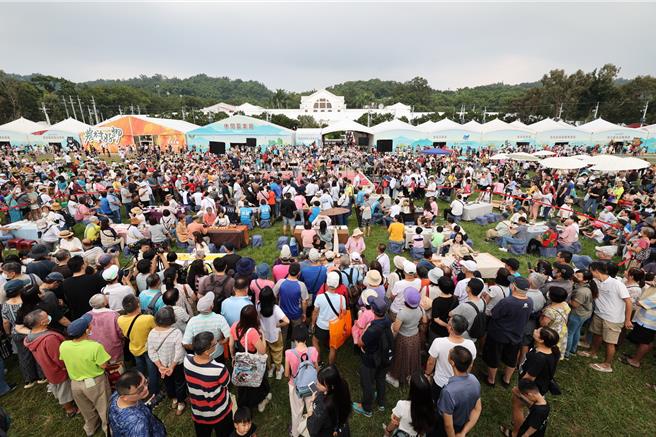 2024南投茶博5日开幕，6日韩国瑜加持，2天合计吸引逾17万人次游客逛展，粗估经济效益约4000万元。（南投县政府提供／杨静茹南投传真）