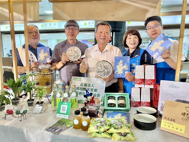 南投县政府推引客奖励计画，县内逾180家业者响应「游南投赚奖励」方案，每人最高可折抵2200元。（杨静茹摄）