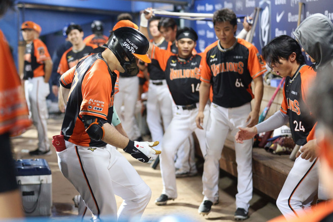 统一狮连续2年与乐天桃猿从季后挑战赛打起。（统一狮提供）