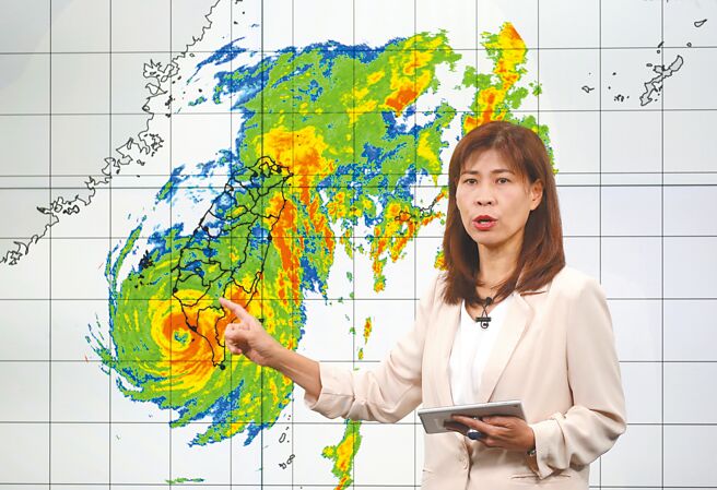 气象署若误报越来越多，将有损权威形象，后果更是由全民承担。图为中央气象署举行山陀儿颱风警报记者会。（本报资料照片）
