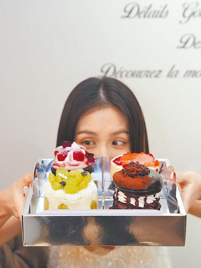 SOGO忠孝馆东京巴黎甜点（正柜）珠宝盒，10月31日前优惠价1299元。（SOGO提供）