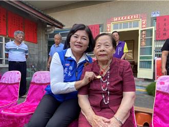 張麗善訪百歲人瑞 阿嬤公開長壽祕訣