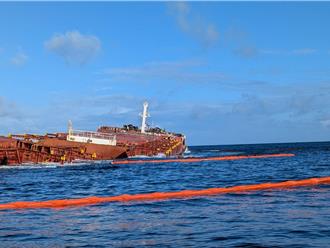 巴貝多籍貨輪擱淺蘭嶼 台東縣府啟動應變防海洋油汙染