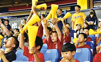 嘉磐助德芙蘭圓少棒夢