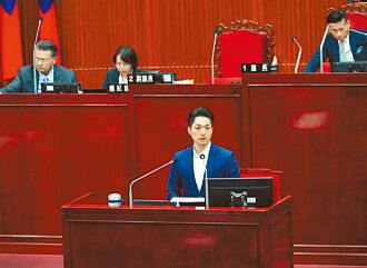 憂京華城淪爛攤 藍綠籲速停工