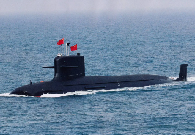 潜艇原是中共海军最弱项目，但近几年发展非常迅速，核动力攻击潜艇可能用不了几年就能自行建造。（图／环球网）