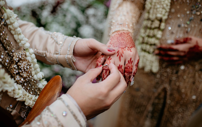 印尼新兴一种「性旅游产业」，这些临时新娘陪睡还做家事。（示意图：shutterstock／达志）