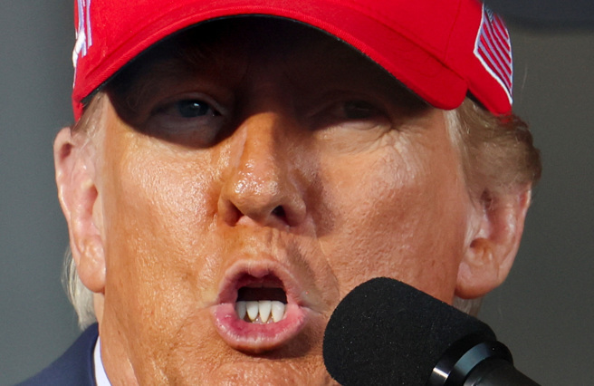 美國共和黨總統候選人川普6日在威斯康辛州朱諾（Juneau）機場的造勢大會上發表演說。（路透）