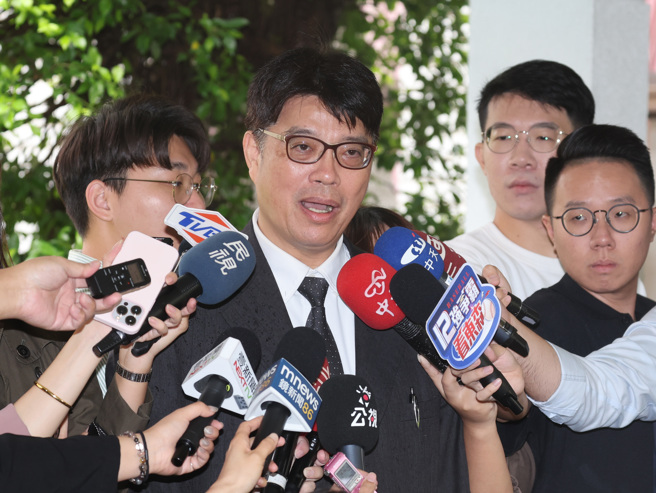 陆委会主委邱垂正8日赴立法院备询。（姚志平摄）