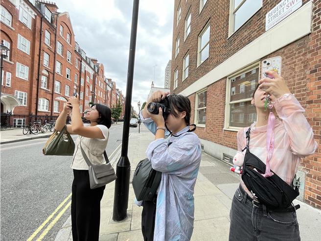 大葉大學設計系學生到英國A infinity A Ltd實習。（大葉大學提供／孫英哲彰化傳真）