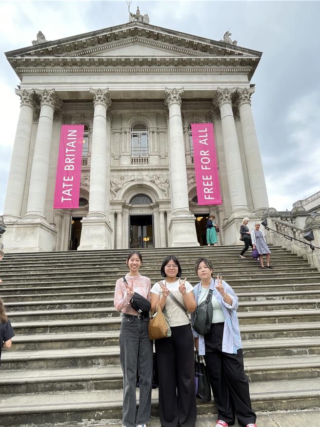 大葉大學設計系學生參觀英國美術館（大葉大學提供／孫英哲彰化傳真）