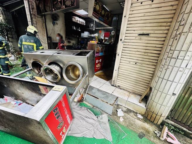 车祸现场画面。（图 / 刘咏韵翻摄）