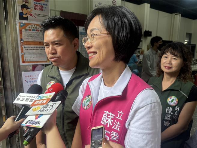 前總統蔡英文傳12日將首度出訪捷克等歐洲三國，民進黨籍立法委員蘇巧慧說，蔡英文在任8年確實讓世界看到台灣，她現在卸下總統工作，剛好就是台灣最好的代言人，很高興看到蔡英文在歐洲受到邀請。（柯毓庭攝）