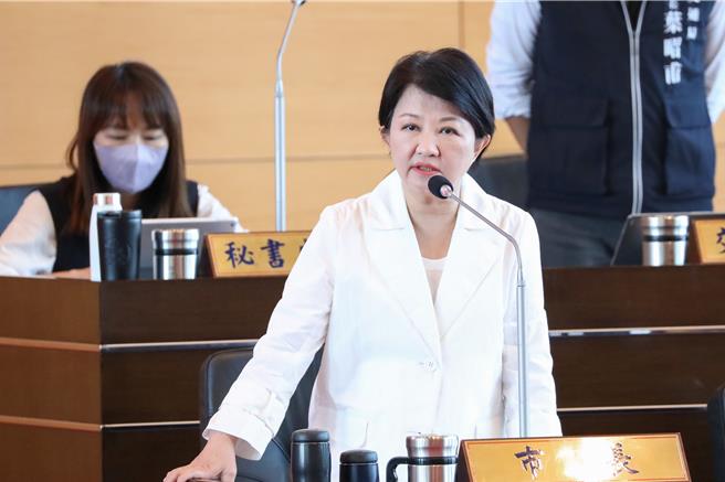 台中市长卢秀燕指出，包括绿美图、会展中心明年底会完工营运。（陈淑娥摄）