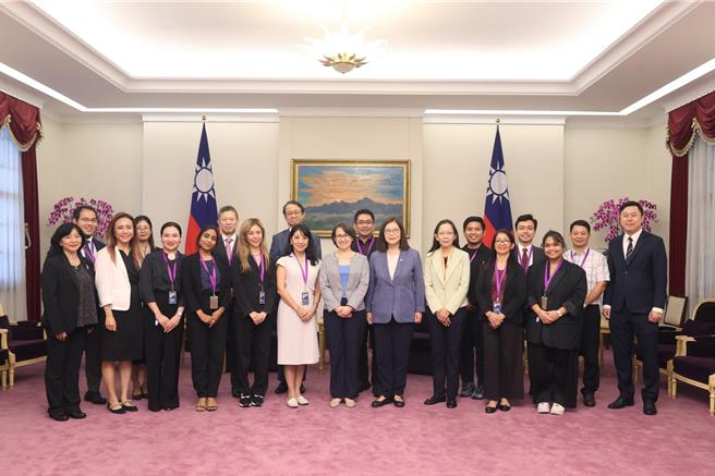 副總統蕭美琴7日在總統府接見「2024臺灣海洋國際論壇成員」(總統府提供)