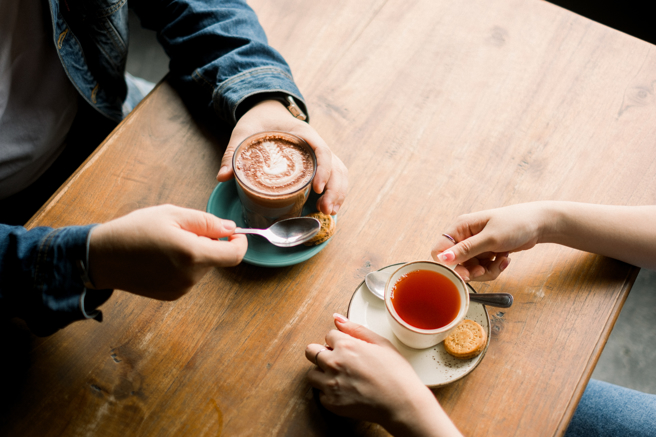 每天饮用超过四杯咖啡会使中风风险增加近40%，但饮用相同杯数的茶则能将中风风险降低近五分之一。（示意图：shutterstock／达志）