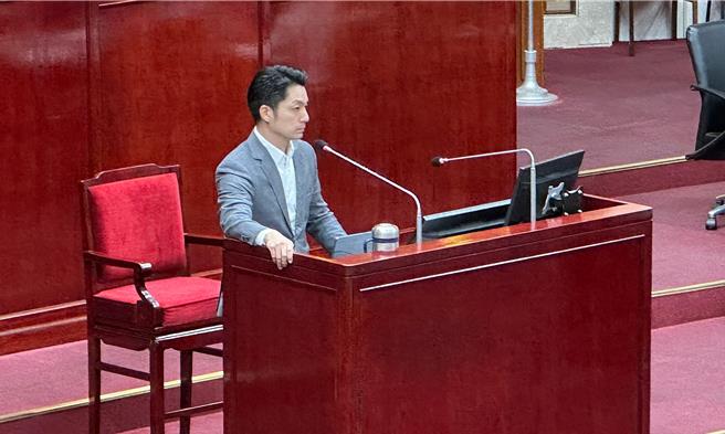 針對台北市人口數跌破250萬一事，台北市長蔣萬安8日表示，在台灣各縣市新生兒人數都是下降的情況下，台北市去年與今年至今，新生兒人數都是逆勢增加，未來也會推動各項政策，讓年輕人在台北市敢生、養得起。（丁上程攝）