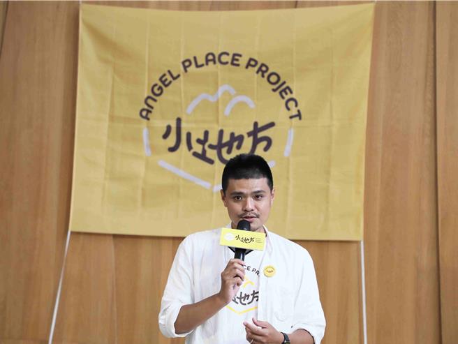 阮劇團藝術總監汪兆謙希望透過小地方計畫，在嘉義做更多的文化推廣與扎根。（呂妍庭攝）