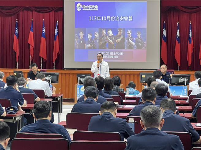 新北市长侯友宜今主持10月治安会报，教育局专题报告「学生安全第一优先，校园安全全面强化」。（王扬杰摄）