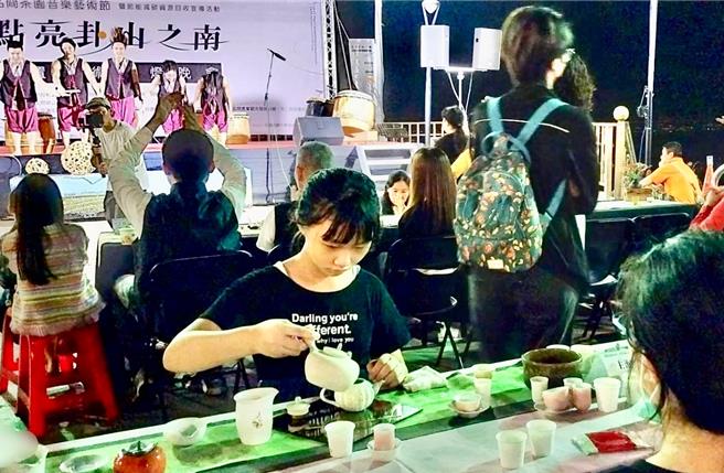 名间乡公所的「百年茶乡音乐会」系列活动，10月19日由松柏岭受天宫举行庙埕茶席音乐会打头阵。（民眾提供／杨静茹南投传真）