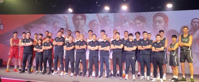 台北台新战神成军第二年喊出再闯总决赛勇夺总冠军奖杯。(黄邱伦摄)