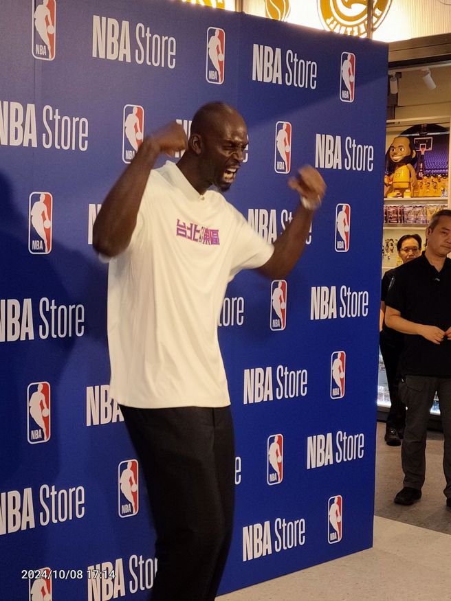 NBA传奇球星贾奈特相隔18年第三度受邀来台。(黄邱伦摄)