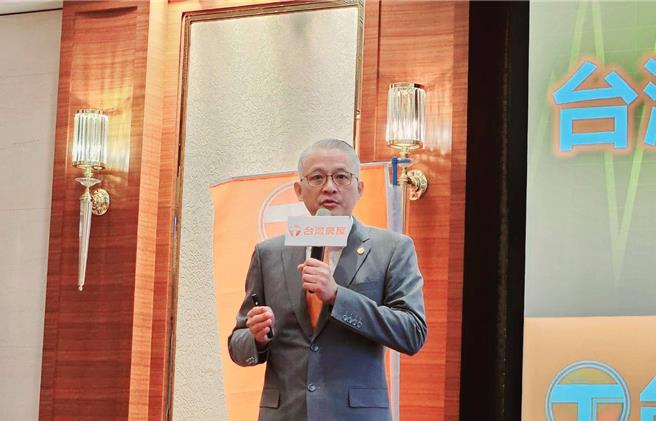 台湾房屋集团首席副总裁周鹤鸣指出，在混沌不明的气氛下，国内房市将浮现五大趋势。（王莫昀摄）