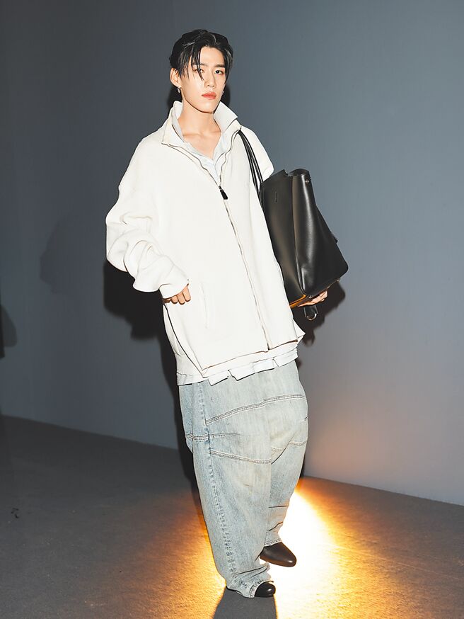 泰星PP Krit一现身Balenciaga大秀，立刻引来粉丝尖叫。（Balenciaga提供）