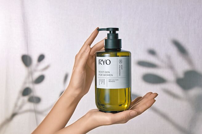 韓國頭皮養護品牌呂Ryo發表兩性不同使用的蓬鬆護髮產品。（Ryo提供）