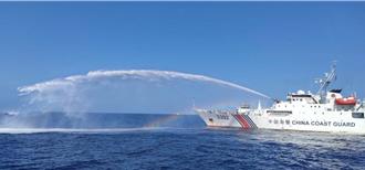 中菲黃岩島爭議再起！陸海警發射「水炮」襲菲漁船