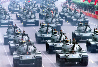 老一輩台灣人的記憶！回顧昔16次國慶閱兵  震撼畫面曝光