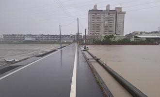 剛播種就被颱風強雨淹沒 高雄大寮紅豆田農民心淌血