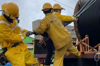 台電男「颱風天搶修」遭女友狠甩！對話流出笑瘋網：酷冰俠是你