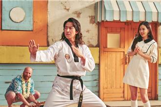 李善均遺作《愛殺特攻隊》裸上身秀肌肉　奉俊昊直呼「真好奇」