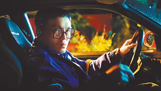 春風推首支單曲 拍MV飛撲愛車