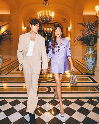 艾希莉朴假戏真做 戴珠宝放闪