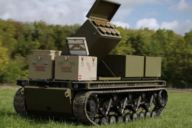  TRX可望發揚模組化設計，搭載多枚滯空攻擊彈藥，對遠距目標執行精確打擊任務。圖為執勤想像圖。（取自GDLS網站）