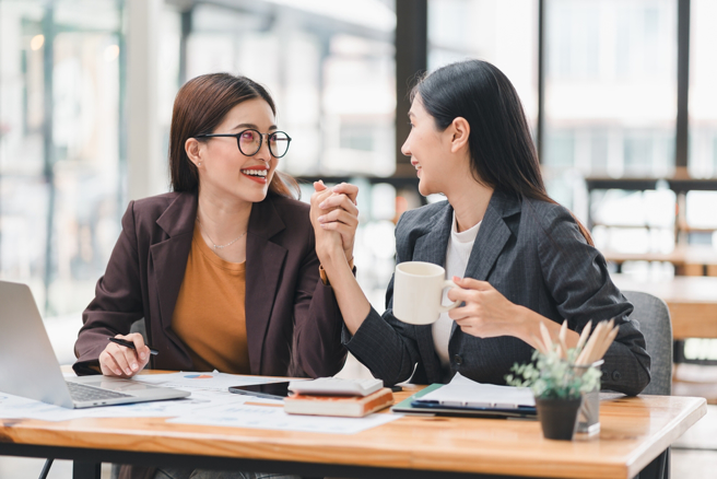 年底前要在職場上出人頭地，猴、羊、馬、龍、虎5生肖具有貴人助力的優勢。（示意圖：Shutterstock／達志）