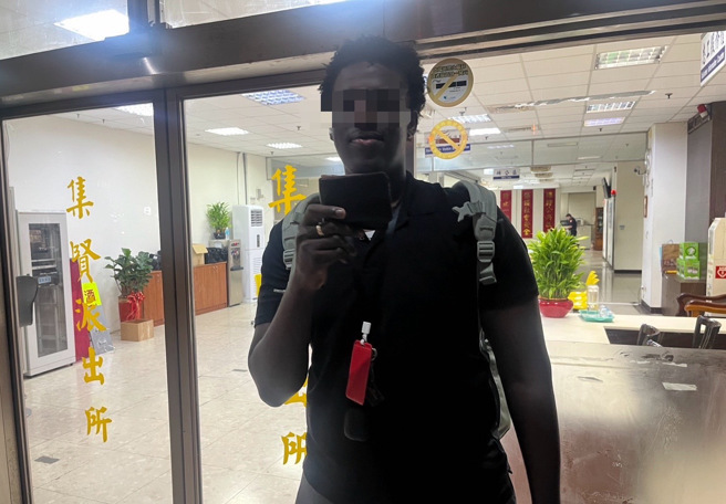 来自海地的21岁外籍生Simeon。（图 / 警方提供）