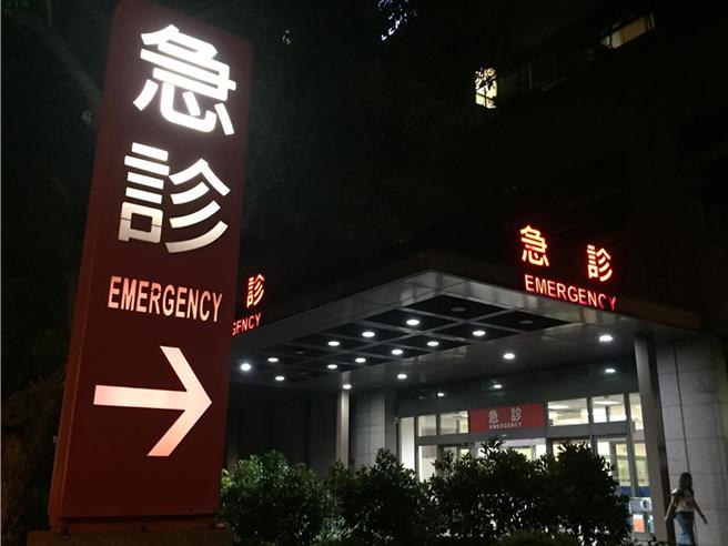 中市1所高中8日传出男学生坠楼身亡憾事，校方成立危机处理小组，9日早由校长透过教室直播向全校说明事件原委，以免过度臆测，并呼吁珍惜生命。（本报资料照片）