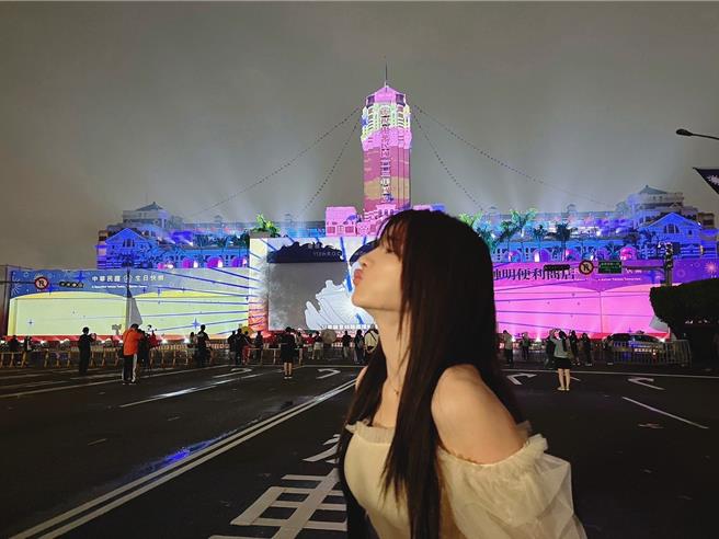 林岱萦借位亲吻，相当有趣。（红心字会提供）