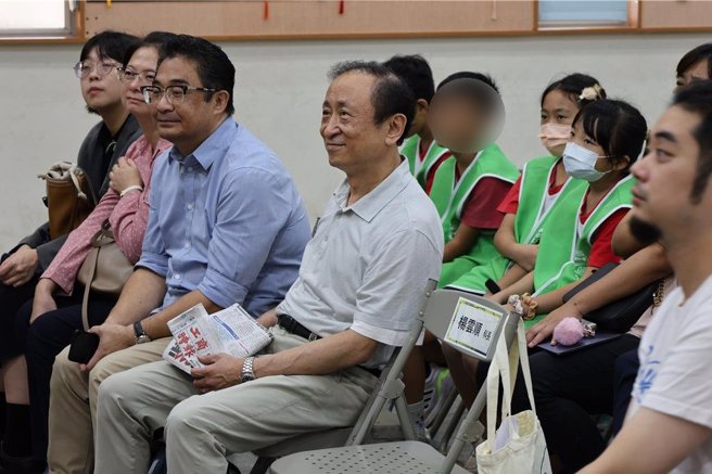 齐柏林基金会进驻苗栗县5所国小推广环境教育，获得金鸿儿童文教基金会、研扬文教基金会的支持。（谢明俊摄）